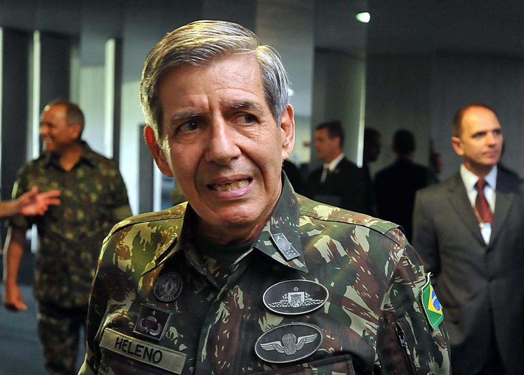 Na foto Augusto Heleno Ribeiro Pereira 